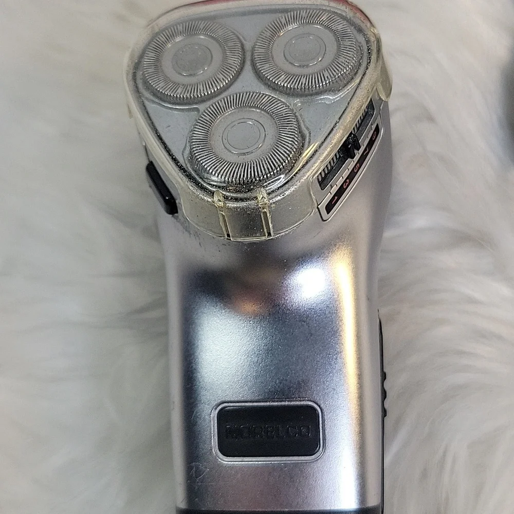 Vintage‎ Norelco Adjustable Tripleheader Electric Shaver With Case